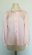 Load image into Gallery viewer, Vintage 60s soft pink blouse Small
