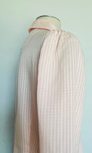 Load image into Gallery viewer, Vintage 60s soft pink blouse Small
