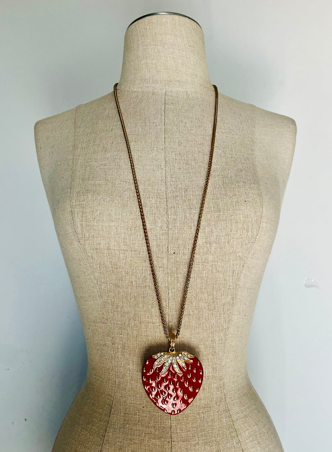 Vintage y2k large enamel strawberry necklace