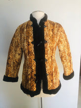 Load image into Gallery viewer, Vintage 70s quilted faux fur interior leopard toggle Asian jacket  small
